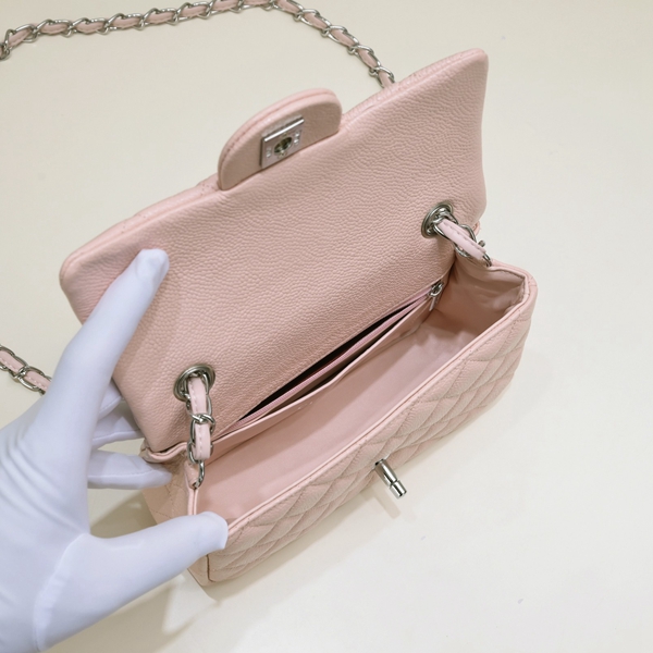 シャネルバッグ着用イメージ